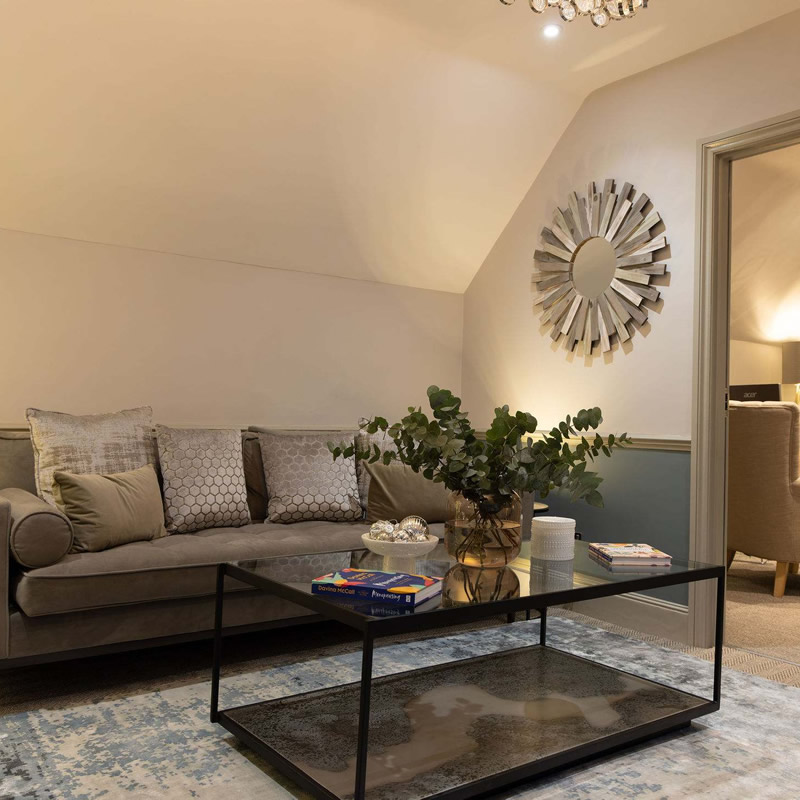 amara-clinic-reception-square